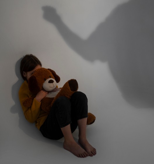 Pai é preso por estuprar filha por quatro anos no Jorge Teixeira