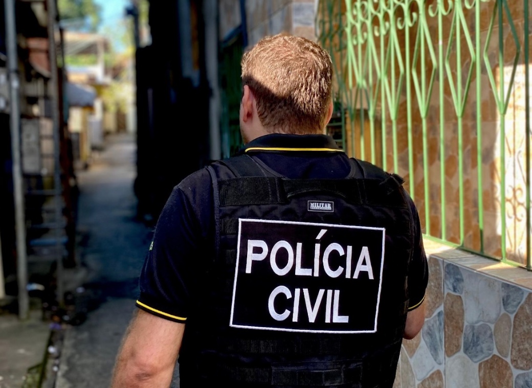 Trio é preso por estupro após atrair mulher em bar para hotel no Amazonas