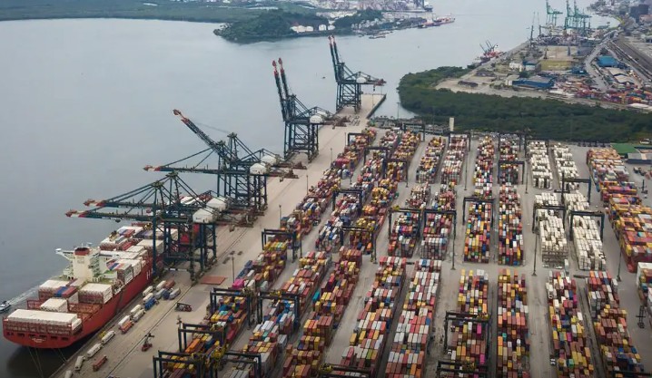 Tarifaço sobre exportações brasileiras começa a valer nesta quarta-feira