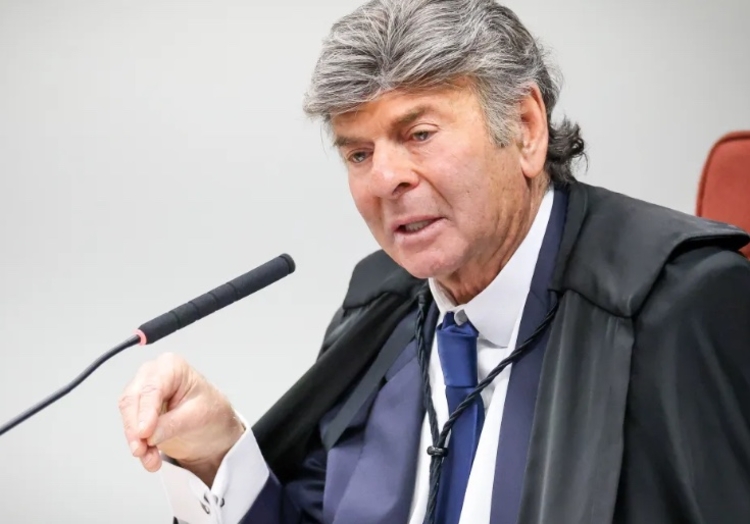STF encerra sessão após voto de Fux, que durou quase 12 horas