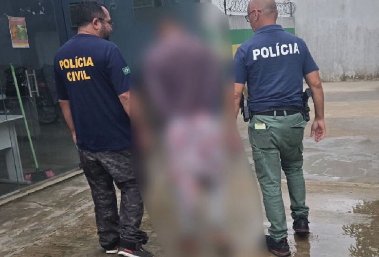 Pai dorme na chuva após ser ameaçado de morte pelo próprio filho no Amazonas