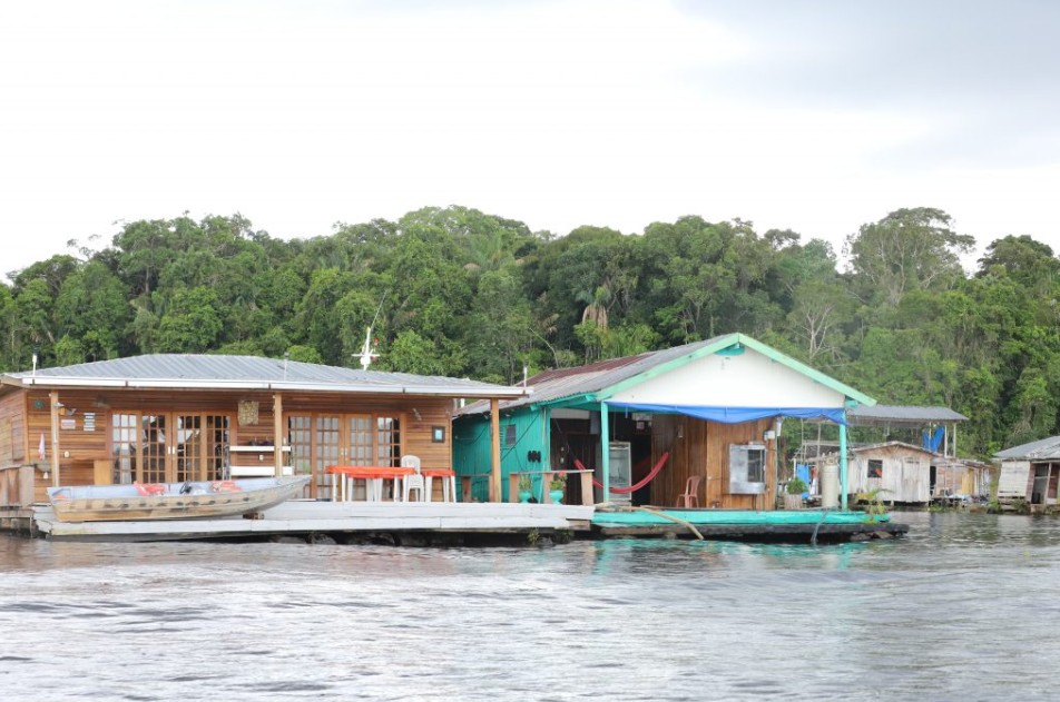 Defensoria e MP pedem adequação de sentença para retirada de flutuantes do Tarumã-Açu