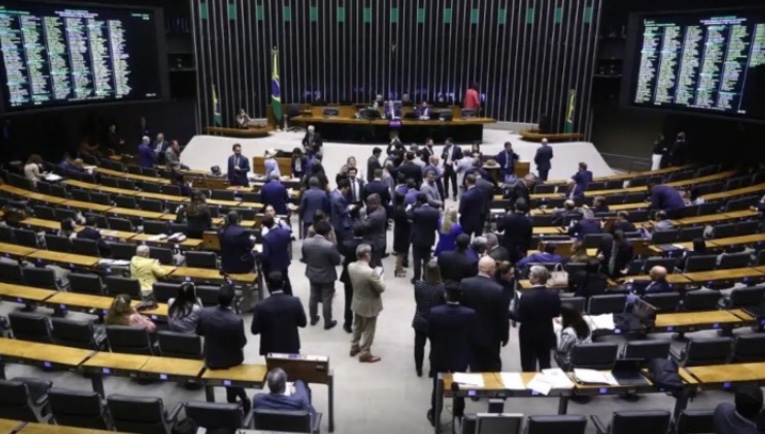 Decisão do STF mantém Amazonas com oito deputados federais nas eleições de 2026