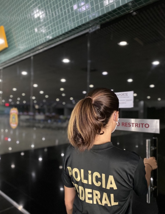 Passageiro é preso por importunação sexual após expor órgão genital em voo para Manaus