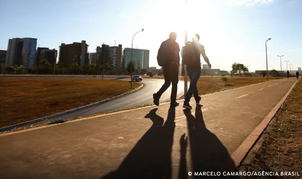 Verão começa neste domingo sob impacto do aquecimento global e chuvas irregulares