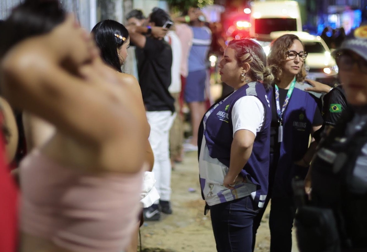 PM flagra mais de 30 adolescentes em adega na Alvorada durante operação