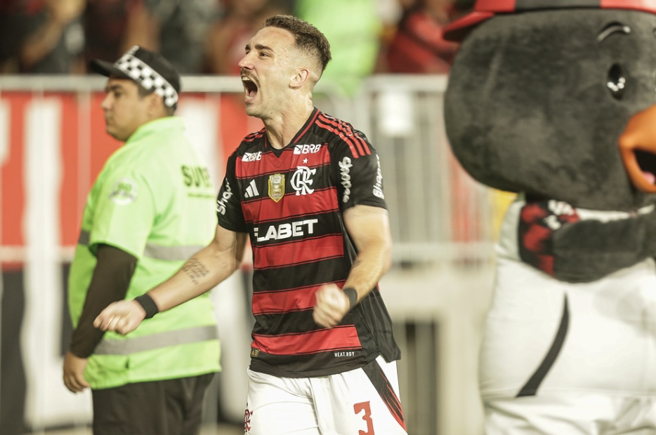 Flamengo bate o Atlético-MG por 1 a 0 com gol de Léo Ortiz no Maracanã