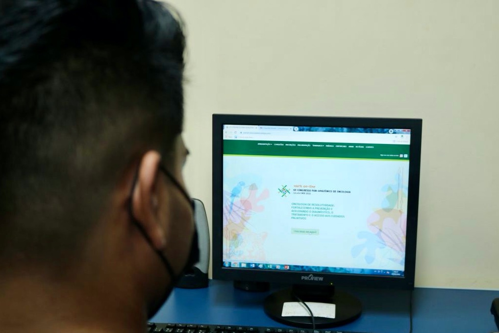 Palestras internacionais abordam câncer de colo de útero e geriatria nos casos oncológicos