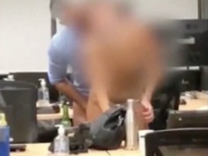 Cenas de sexo dentro de escritório financeiro em São Paulo viralizam nas redes sociais