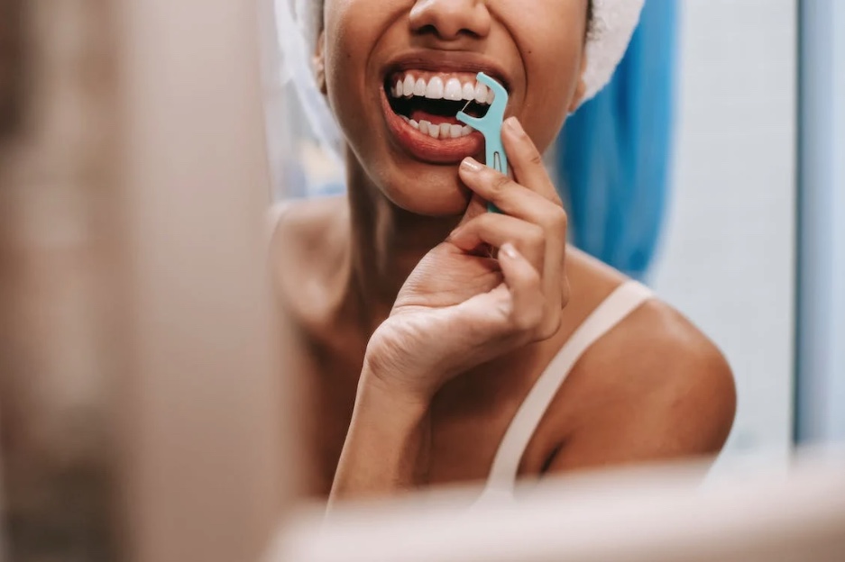 Mitos e verdades sobre alimentos que escurecem os dentes