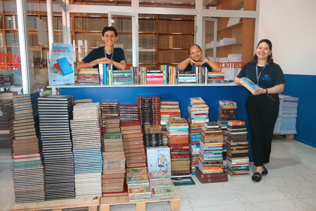 Projeto literário 'Acolhendo Histórias' arrecada mais de 3 mil livros em Manaus