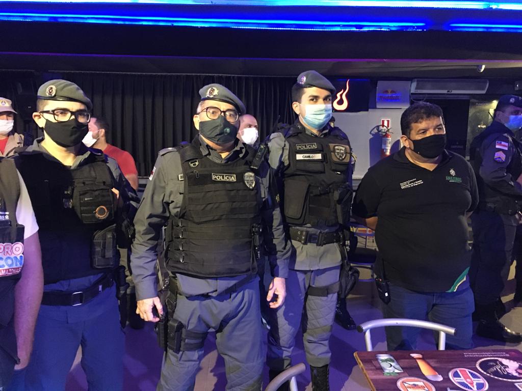 All Night é autuado e estabelecimentos são fechados por aglomeração em Manaus