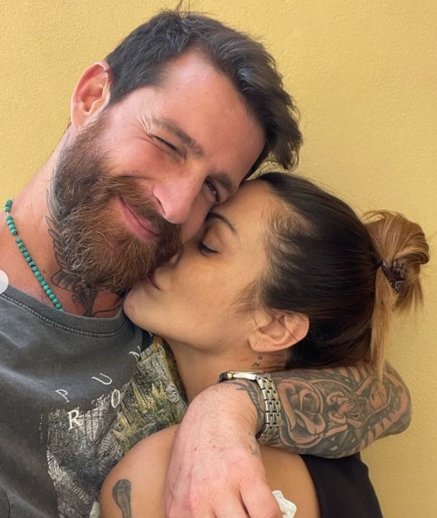 Cleo Pires se pronuncia sobre internação do marido em estado grave após bater cabeça