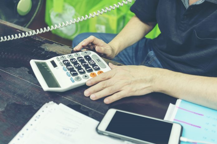 Empresa de telefonia é condenada em danos morais por cobranças não contratadas em Manaus