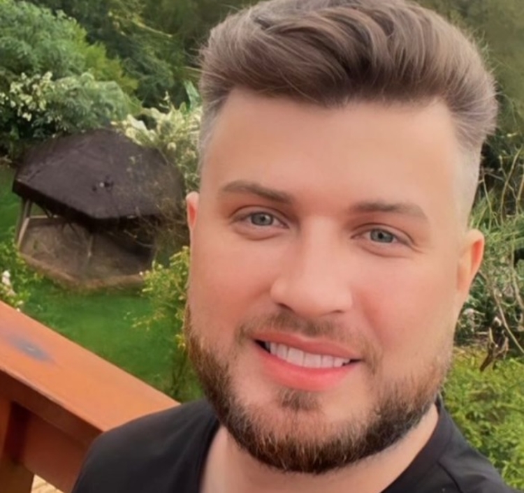 Conrado, da dupla com Aleksandro, passa por nova cirurgia e vai para UTI