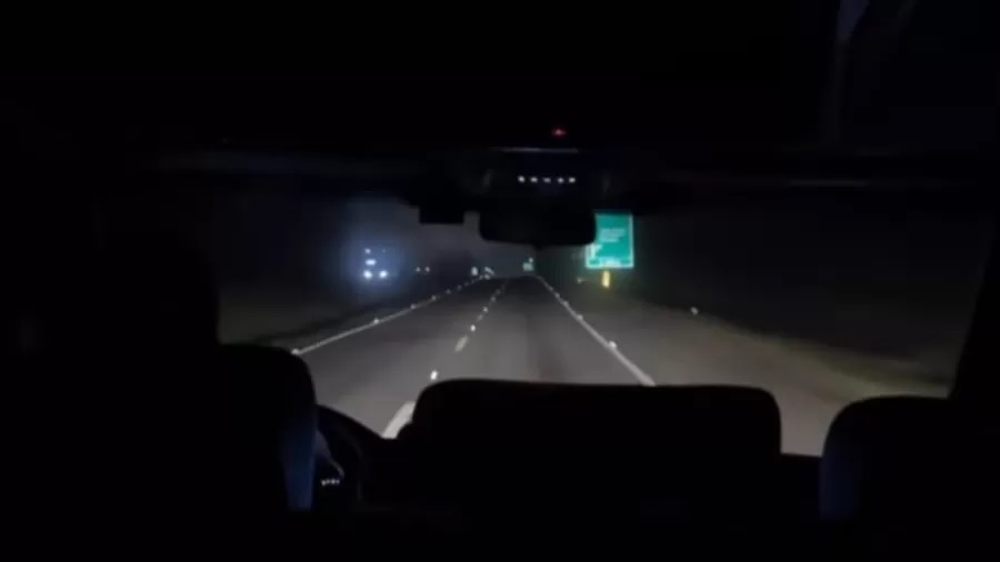 Sertanejo Aleksandro postou foto no ônibus horas antes de morrer em acidente 