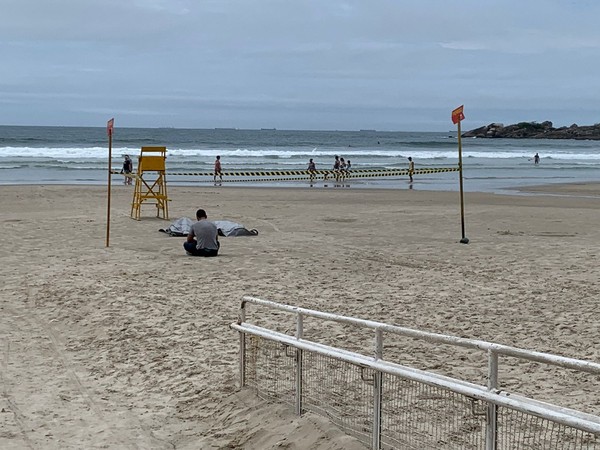 Gari morre afogado ao tentar salvar turista em praia