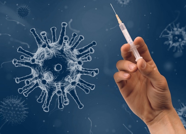 Saúde anuncia 4º dose de vacina contra Covid para pessoas com 40 anos ou mais 