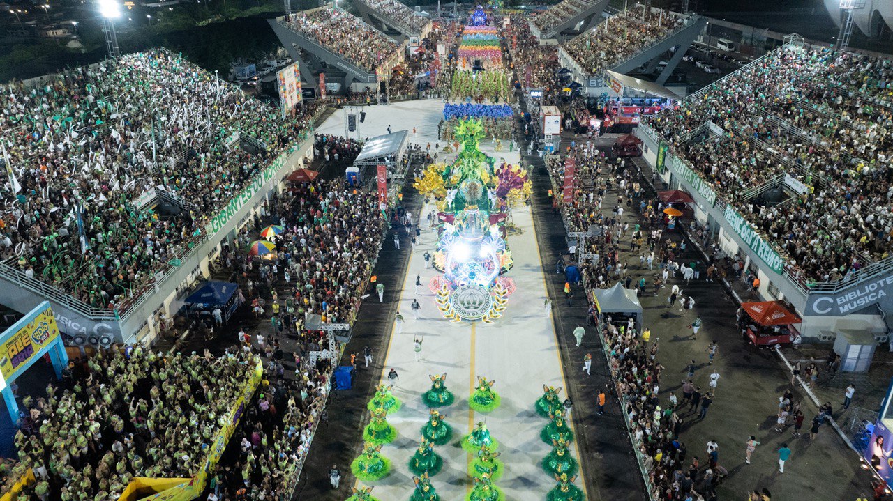 Carnaval: Escolas do grupo especial fecham última noite de apresentações no Sambódromo