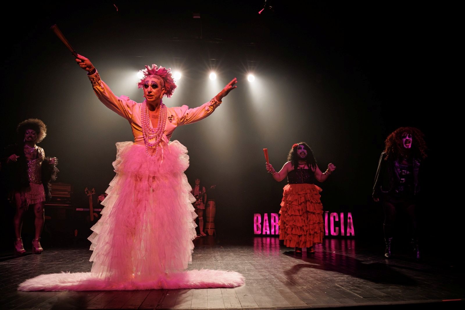 Teatro Gebes Medeiros terá espetáculos 'Sebastião' e 'Ensaio de Despedida'