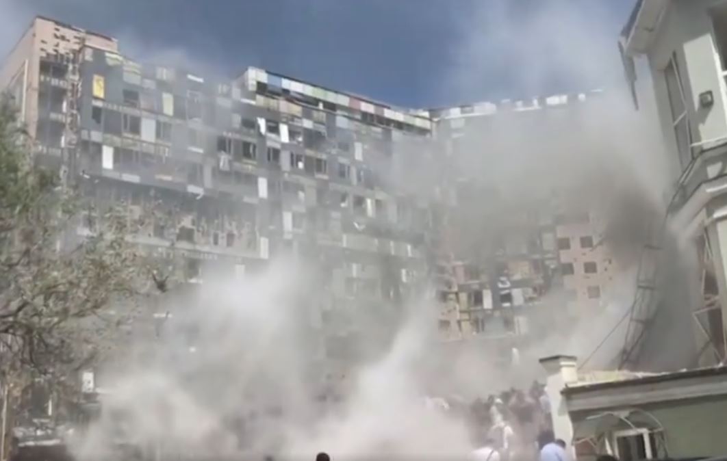 Rússia destrói hospital pediátrico em Kiev e mata ao menos 20 pessoas 