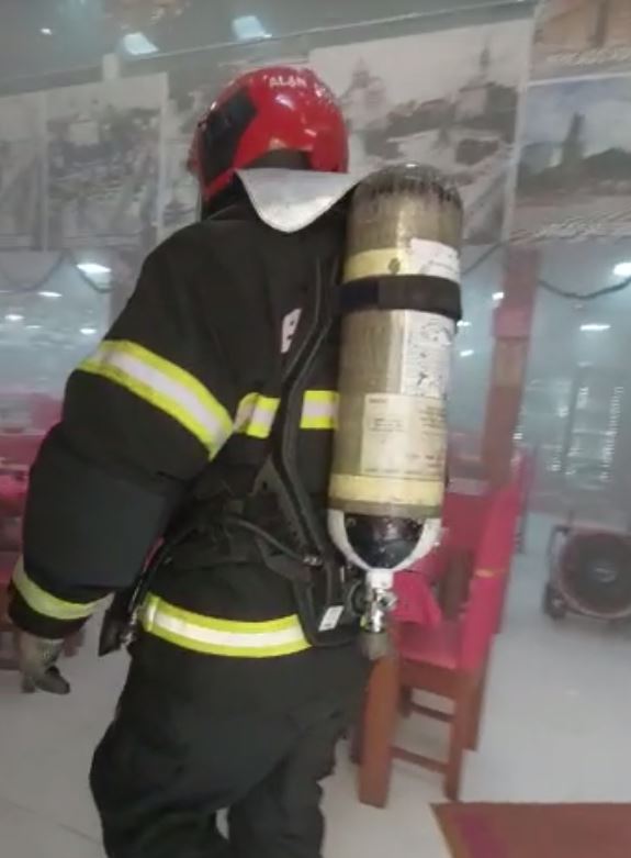 Incêndio em restaurante causa pânico entre clientes e funcionários em Manaus