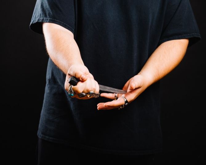 Homem é preso por agredir mulher e idosa e fazer bebê refém no Nova Floresta