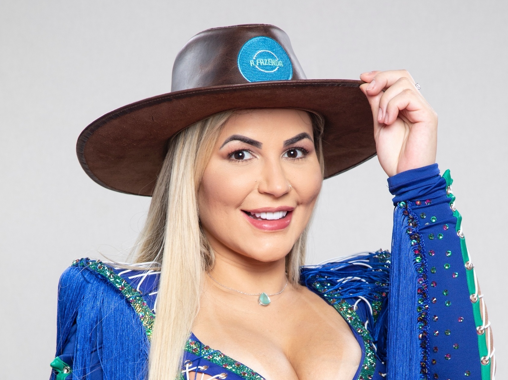 Deolane Bezerra está fora de A Fazenda