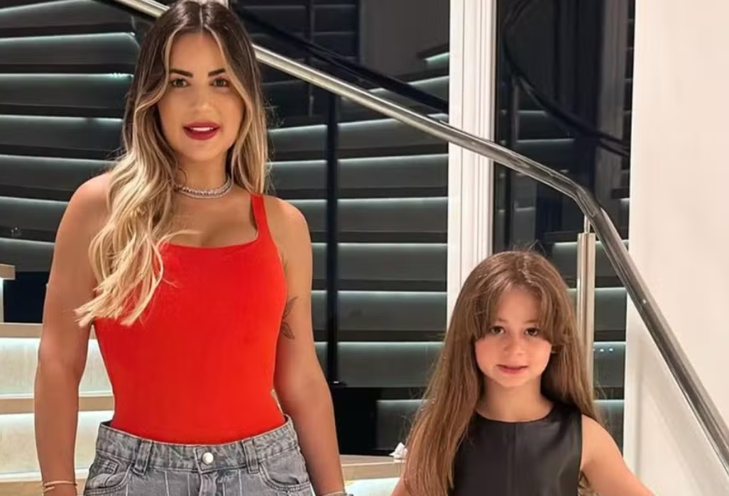 Com bebê reborn de lembrancinha, Deolane gasta meio milhão em aniversário da filha