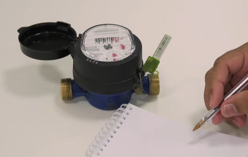 Justiça anula cobrança de multas abusivas da Águas de Manaus referente a hidrômetro furtado