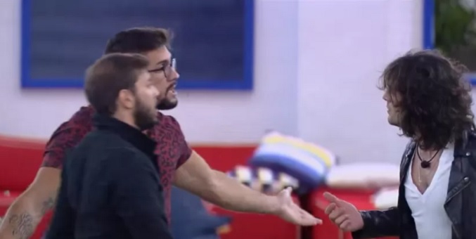 Vídeo: Fiuk e Arthur batem boca durante jogo da discórdia: 'C*zao'