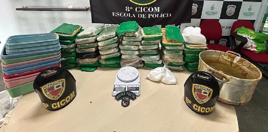 Polícia fecha conveniência de fachada que produzia e distribuía drogas em Flores