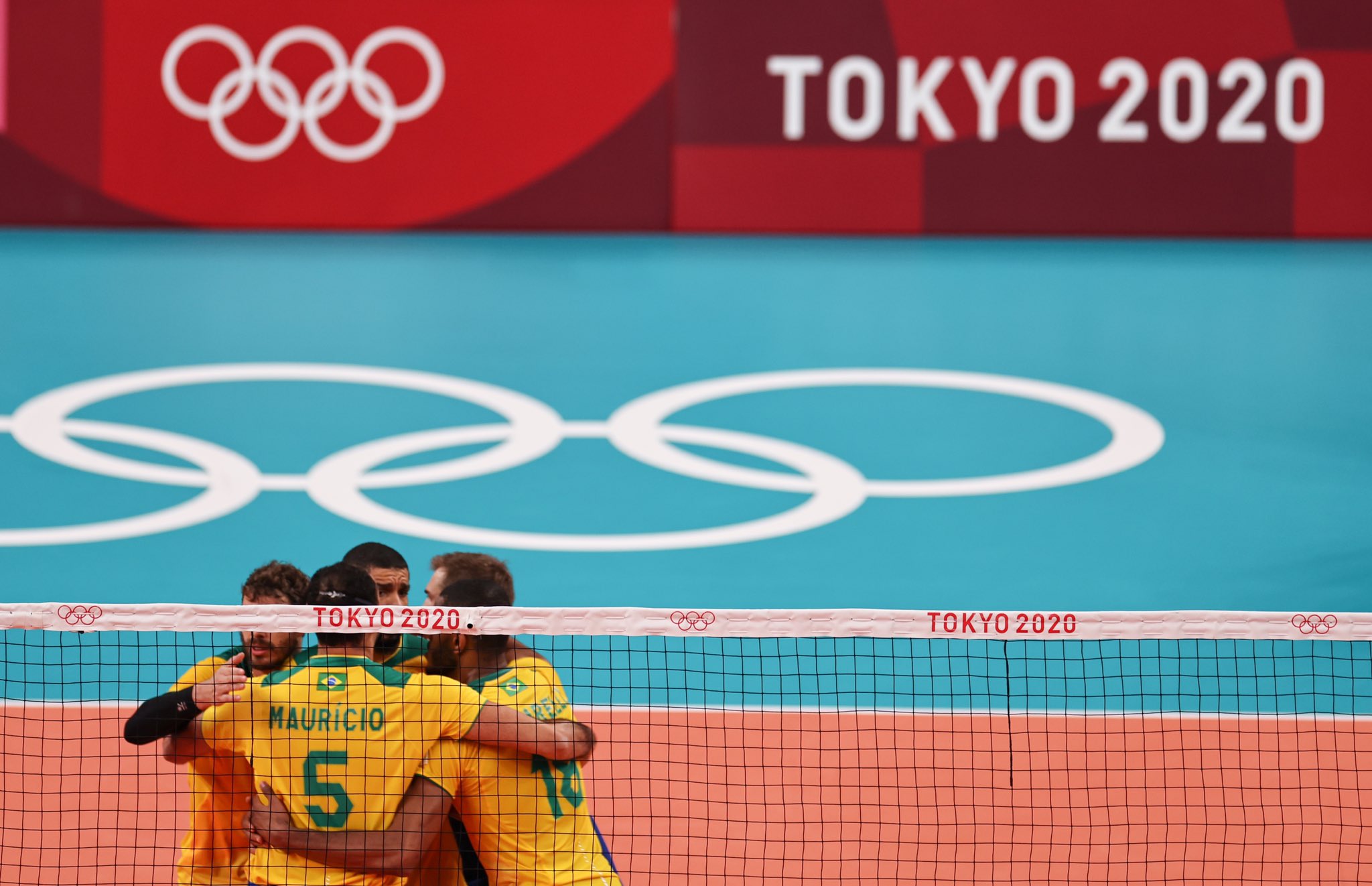Olimpíadas: Brasil vence França por 3 sets a 2 no vôlei masculino
