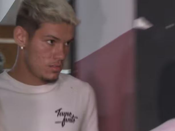 Jovem morre após encontro amoroso com jogador do Corinthians; polícia investiga caso