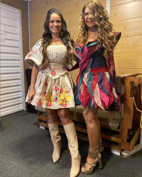 Juliette solta a voz em live de São João com Elba Ramalho; vídeos