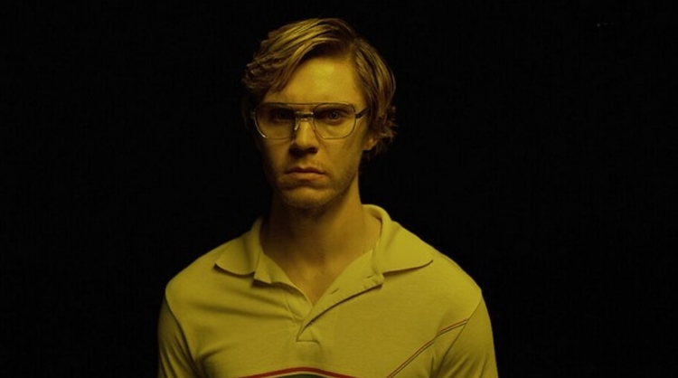 Mãe de vítima de Jeffrey Dahmer diz que fantasias do assassino causam gatilhos