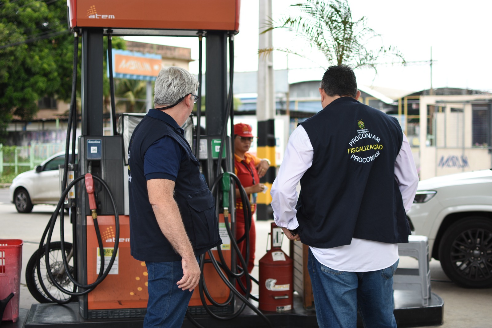Procon fiscaliza mais de 60 postos de combustíveis após aumento no preço da gasolina em Manaus