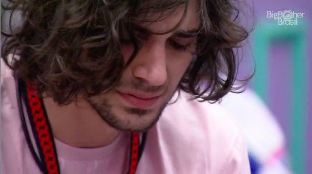 Fiuk está em abstinência de remédios para depressão, revela equipe