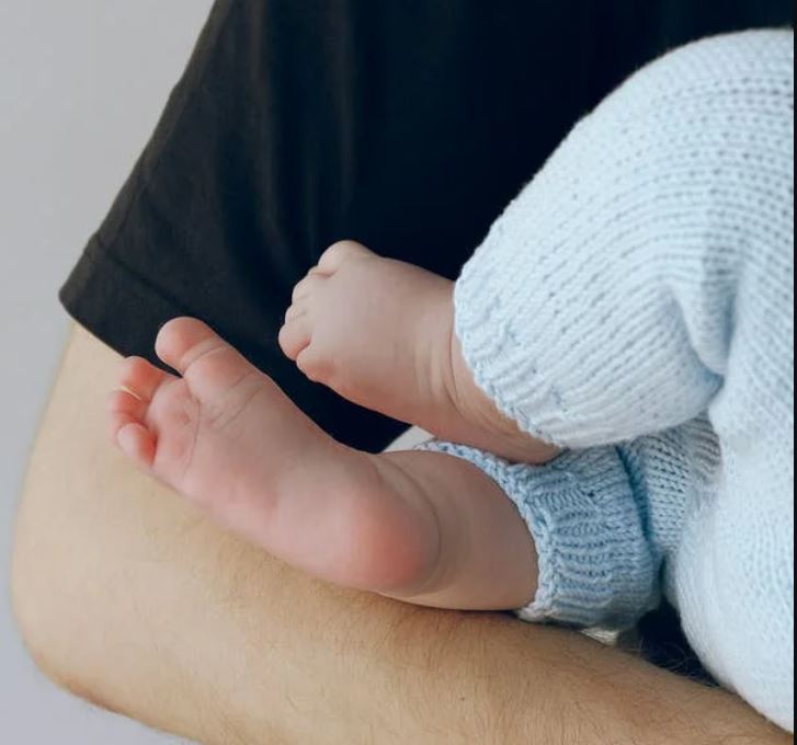 Pai preso por estuprar bebê estava foragido por violentar e engravidar enteada no Amazonas