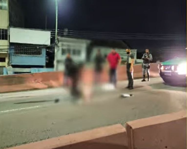 Homem morre ao bater cabeça em poste durante acidente em Manaus