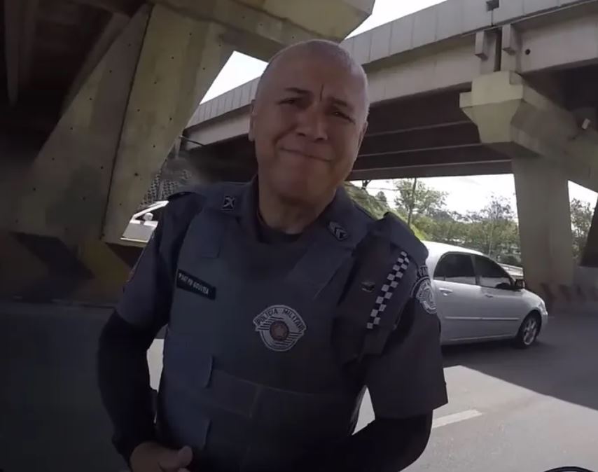 Ouvir o nome da esposa foi gota d'água para PM matar policiais em batalhão, diz advogado