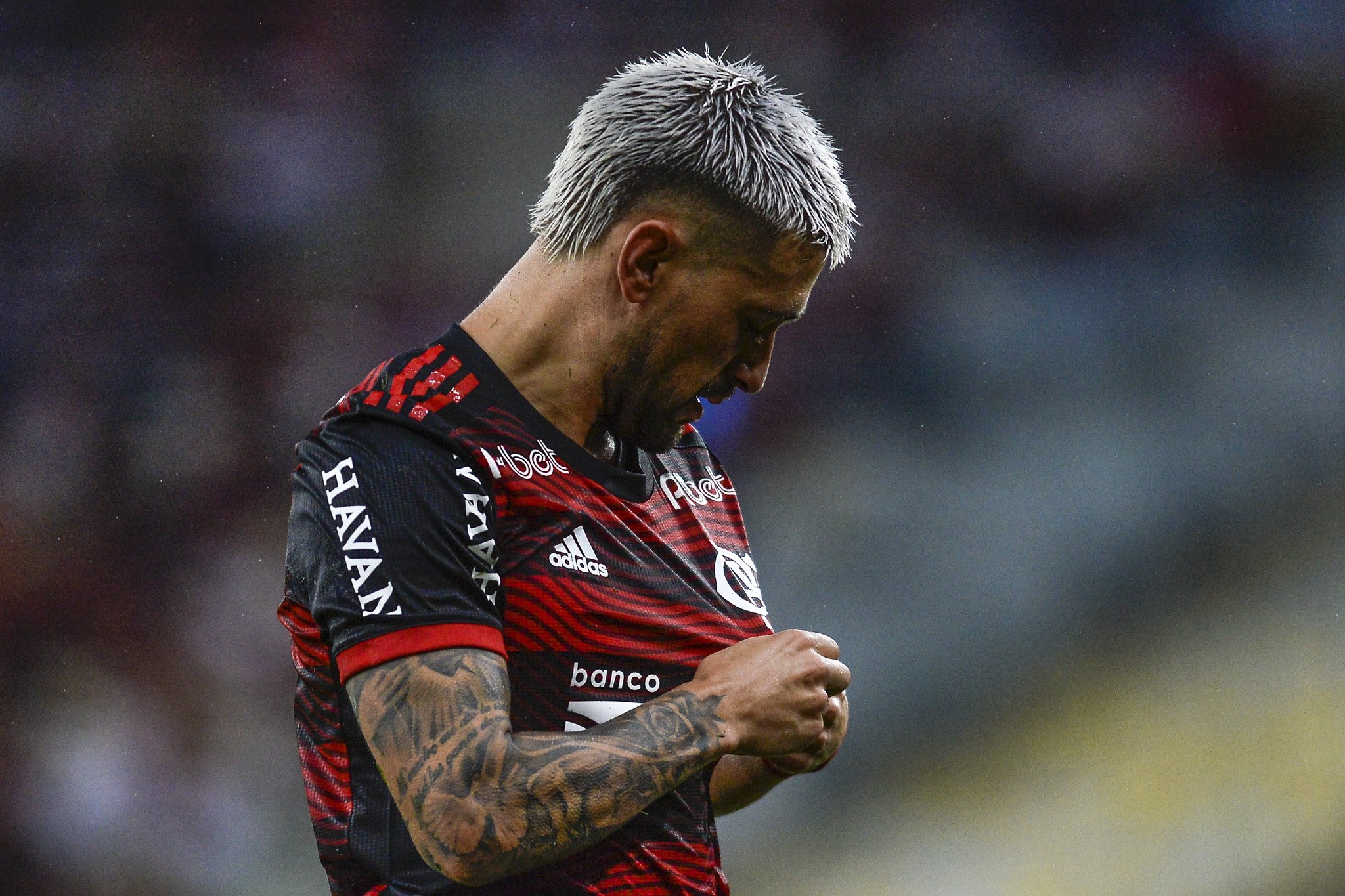 Arrascaeta marca e Flamengo vai ganhando de 4 a 1 do Vasco