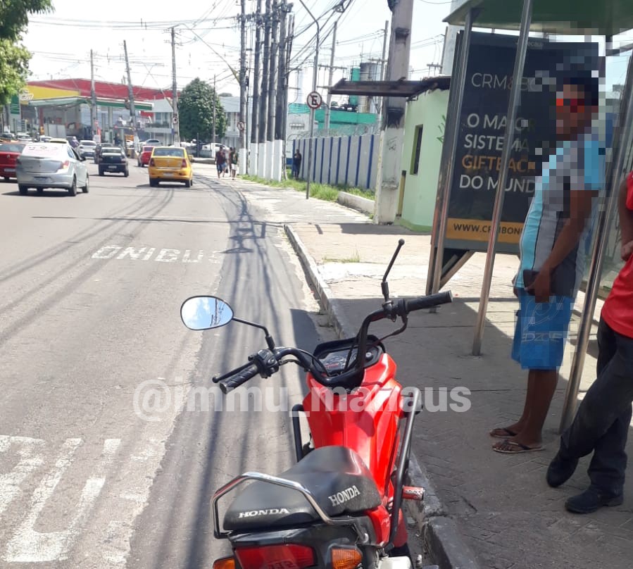 Vítima de atropelamento é levada agonizando para hospital em Manaus