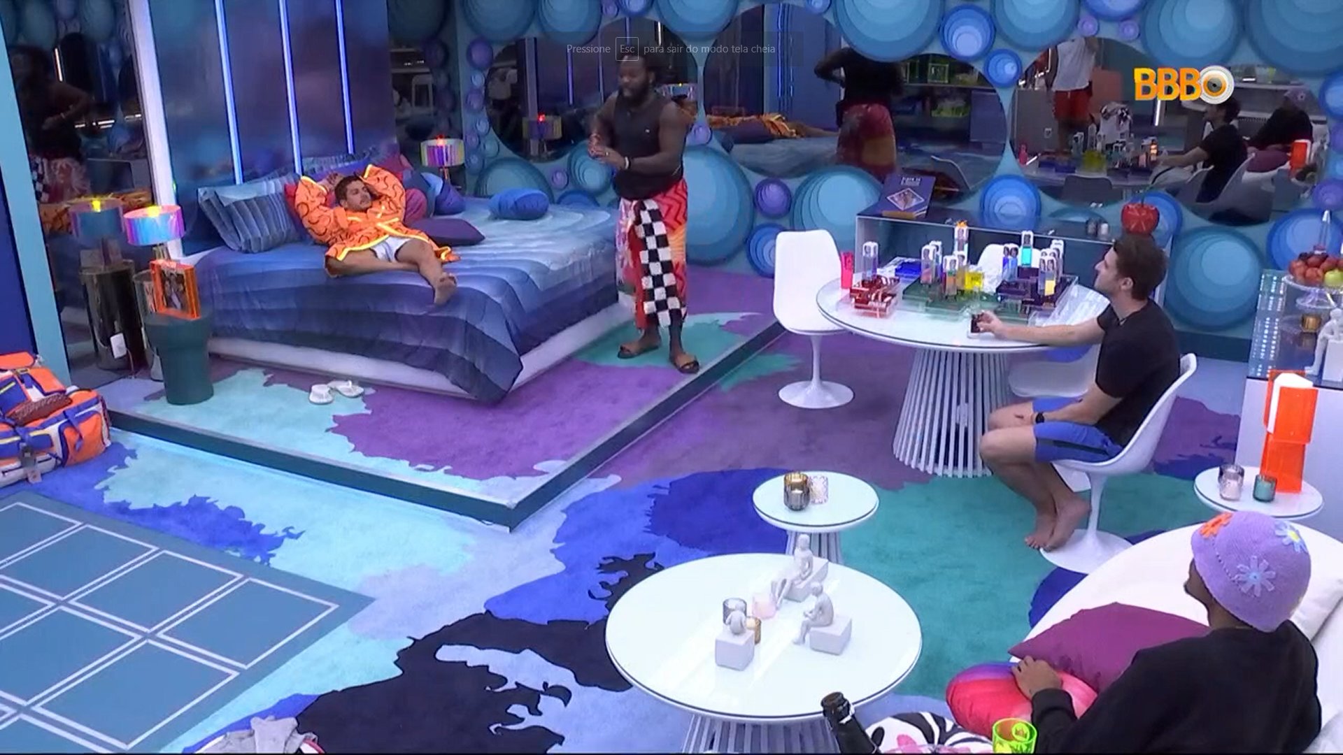 Arthur leva invertida da produção após dizer que escondeu as facas de Natália