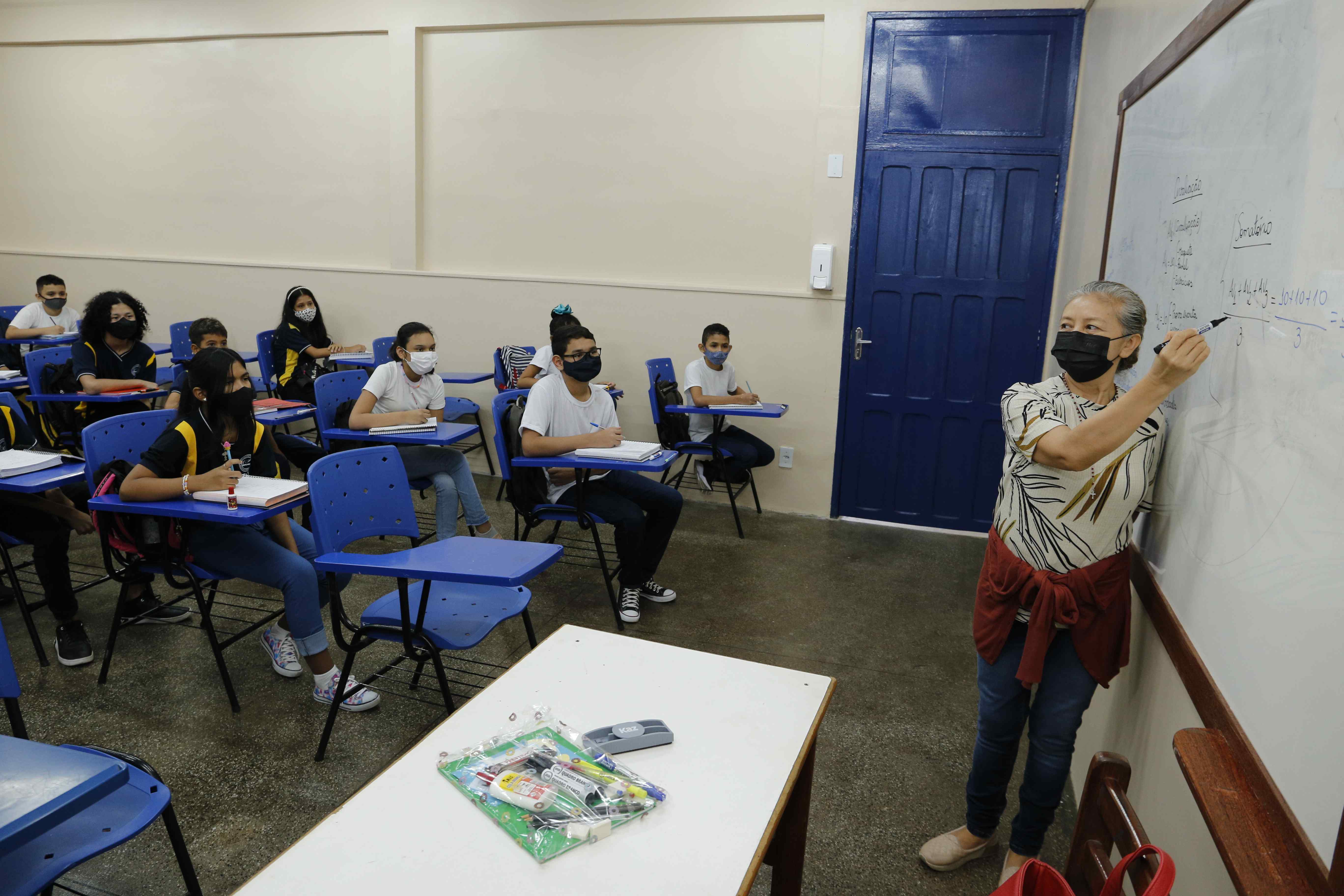 Amazonas lança processo seletivo para contratação de 416 profissionais da educação