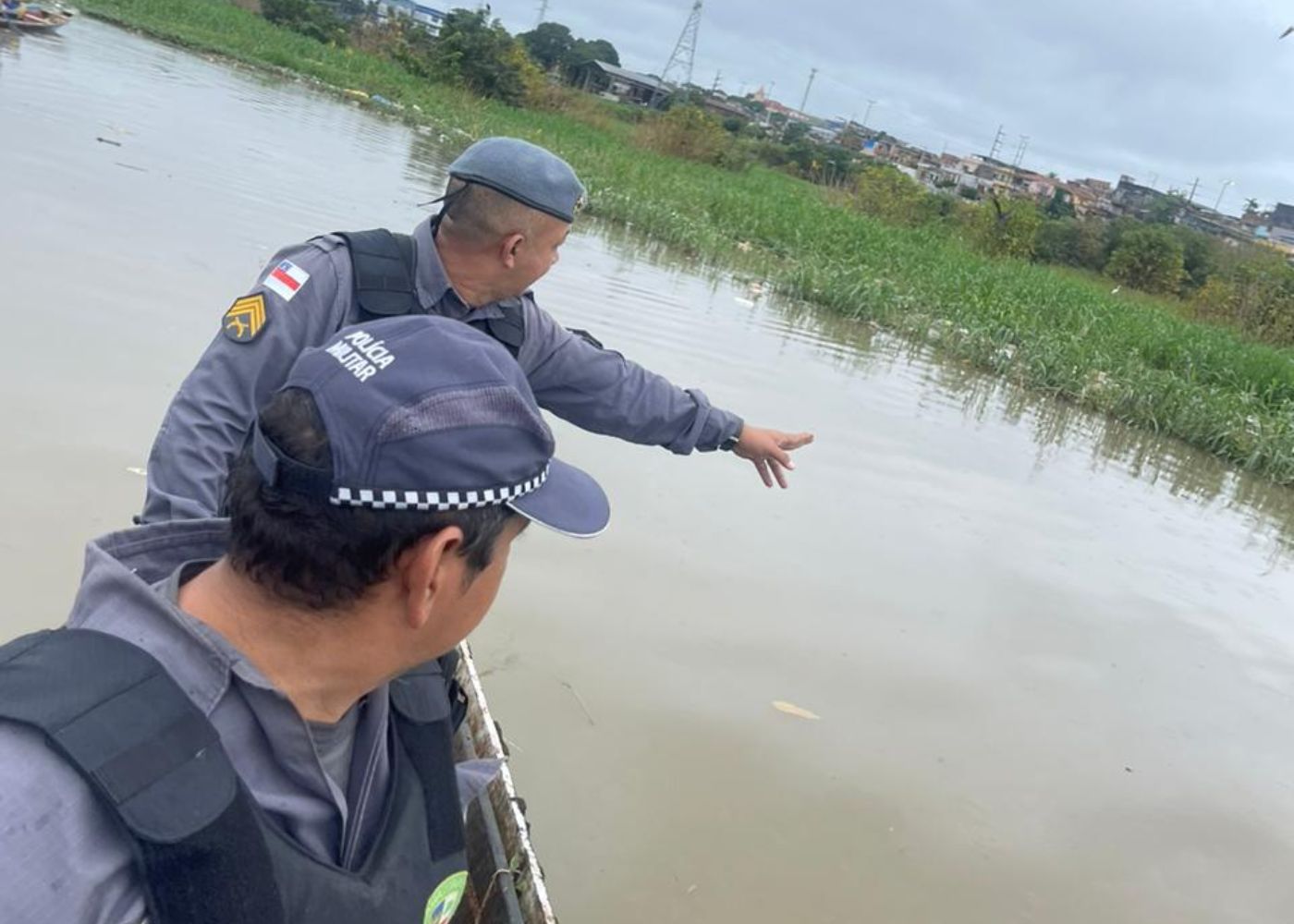 Com mãos amarradas, corpo é achado em igarapé de Manaus