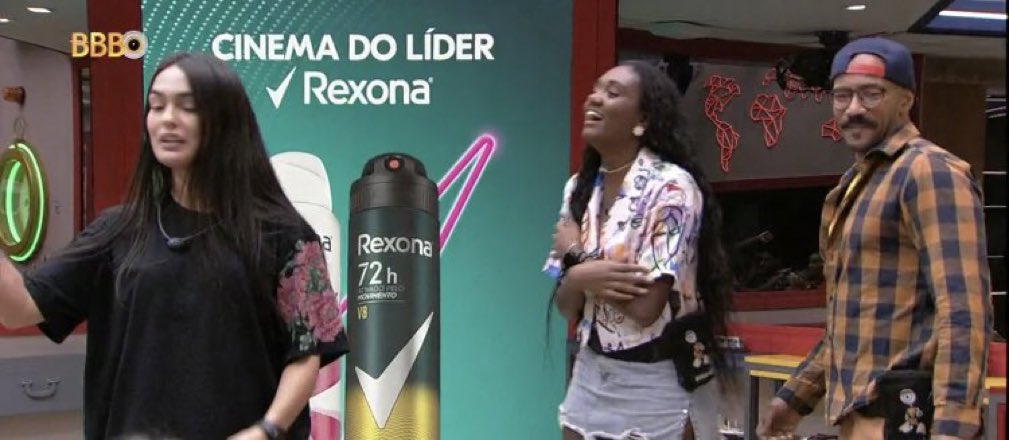 Alface chama Larissa para cinema com Sarah e Bruna reclama por não ter sido convidada