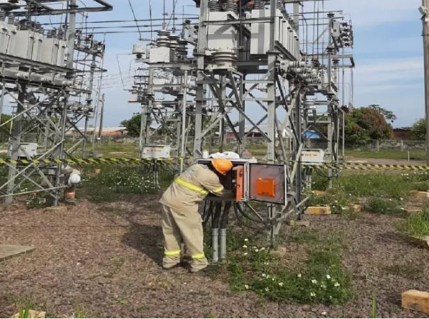 Ruas e avenidas de 7 bairros de Manaus vão ficar sem energia 