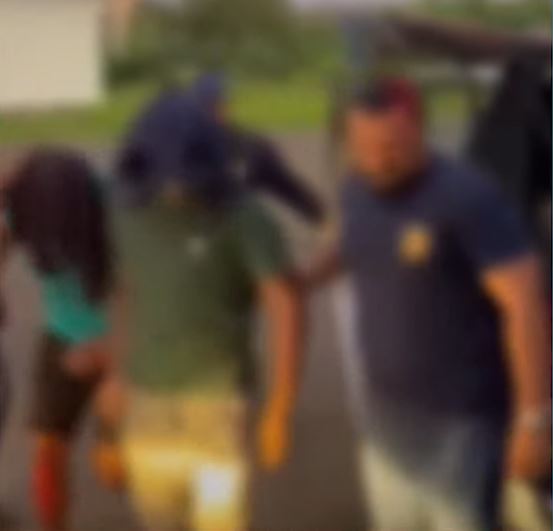 Dupla é presa por tentar matar venezuelano durante confusão em bar no Coroado