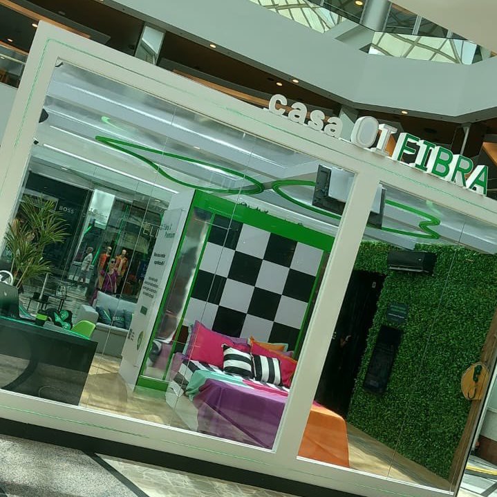 Casa de vidro surge em shopping no Rio e internautas especulam Repescagem no BBB; saiba o que é